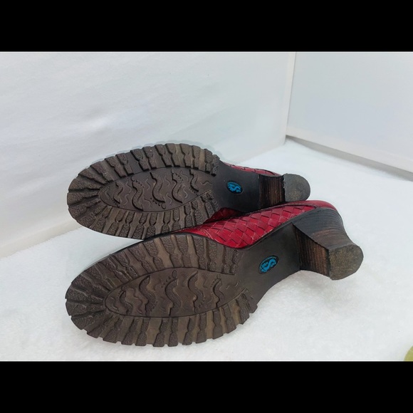 SoftWalk Red Wedges - Picture 10 of 12